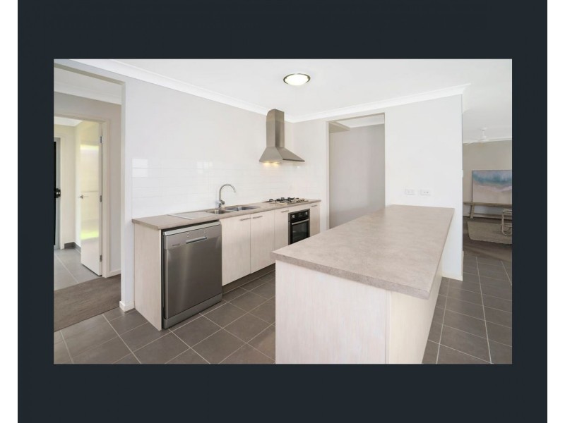 10 April Crescent, Bridgeman Downs QLD 4035