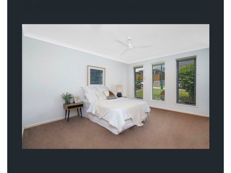 10 April Crescent, Bridgeman Downs QLD 4035