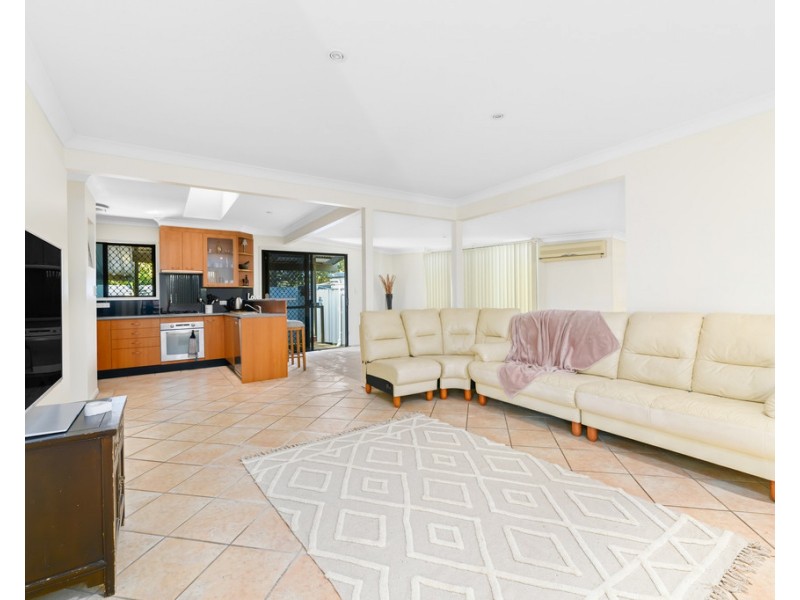 27 Roscommon Road, Boondall QLD 4034