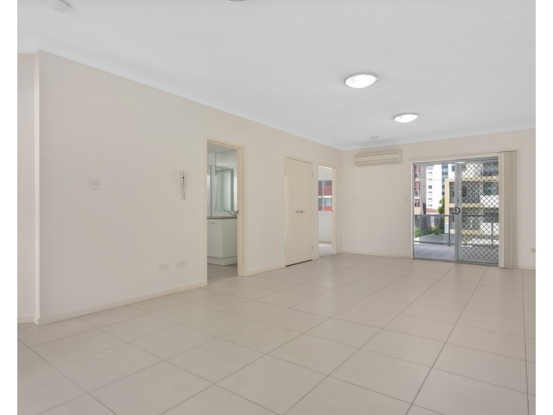 4/8 Kingsmill Street, Chermside QLD 4032