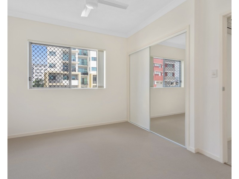 4/8 Kingsmill Street, Chermside QLD 4032