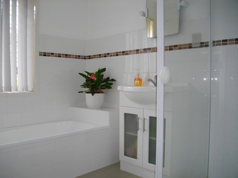 16 Hillcrest Street, Aspley QLD 4034