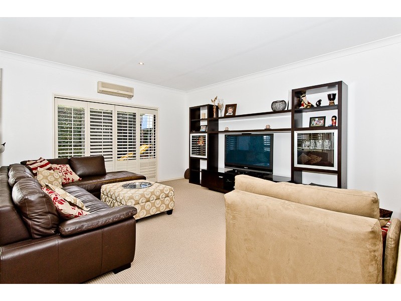 16 Carides Place, Mcdowall QLD 4053