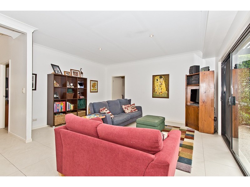 16 Carides Place, Mcdowall QLD 4053