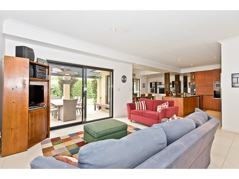 16 Carides Place, Mcdowall QLD 4053