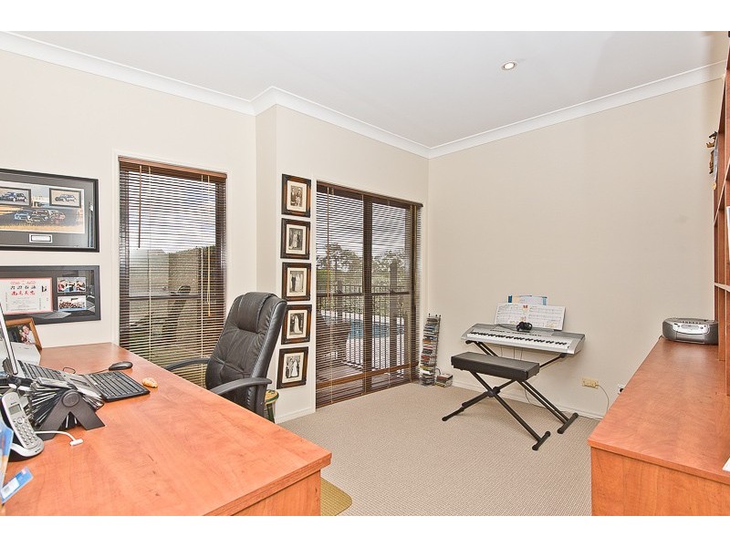 16 Carides Place, Mcdowall QLD 4053