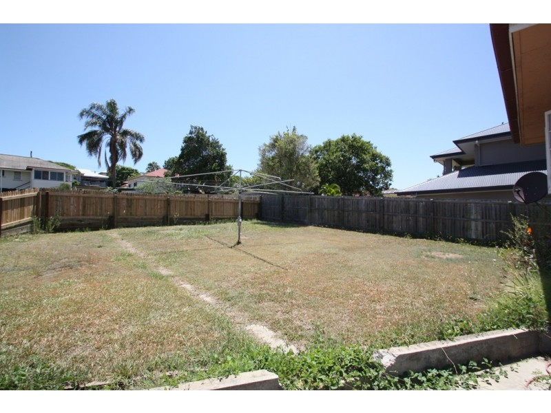 27 Leiper Street, Stafford QLD 4053