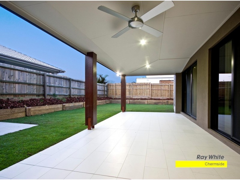 7 Cassia Street, Bridgeman Downs QLD 4035