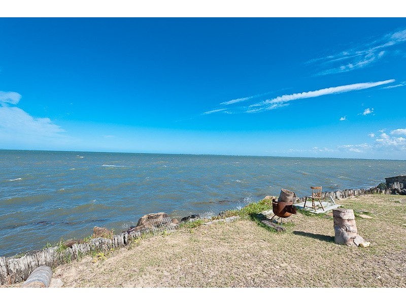 2/81 Biggs Avenue, Beachmere QLD 4510