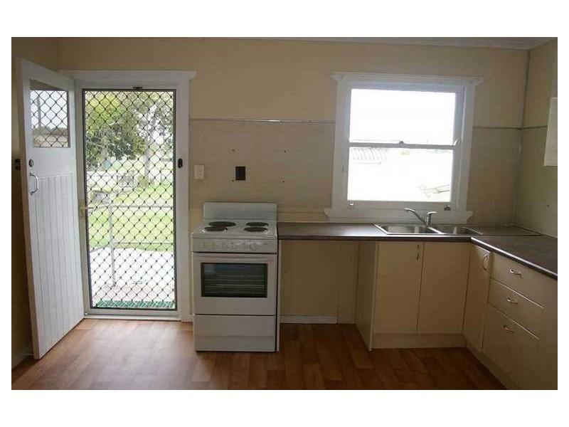 2/81 Biggs Avenue, Beachmere QLD 4510