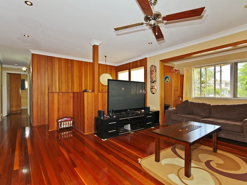 19 Brelox Street, Chermside West QLD 4032