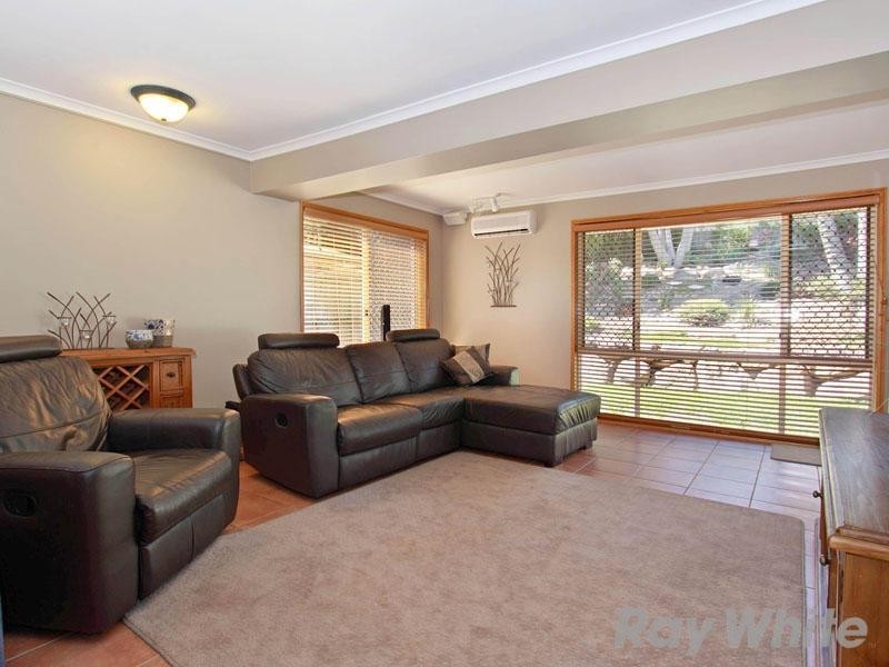 8 Peterson Place, Bridgeman Downs QLD 4035