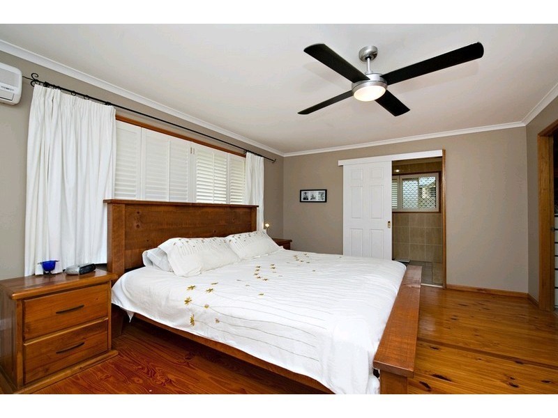 8 Peterson Place, Bridgeman Downs QLD 4035