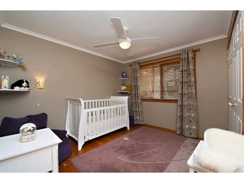 8 Peterson Place, Bridgeman Downs QLD 4035