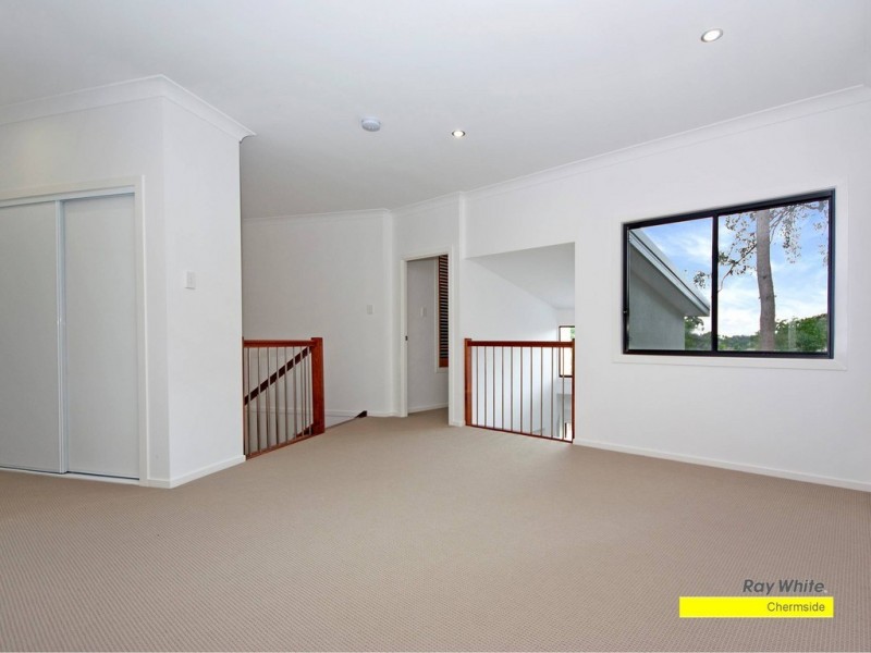 8 Amott Street, Stafford Heights QLD 4053