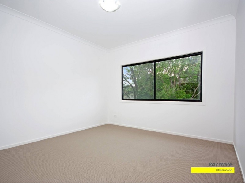 8 Amott Street, Stafford Heights QLD 4053