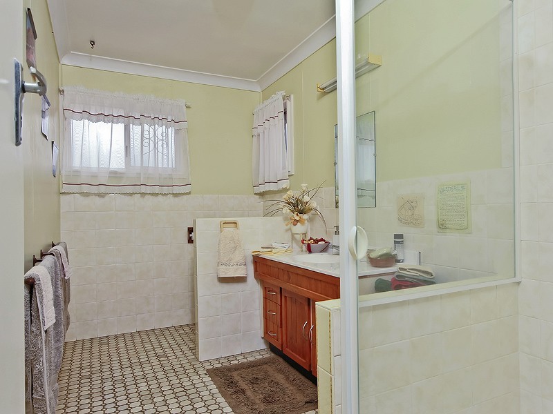 38 Pangeza Street, Stafford Heights QLD 4053