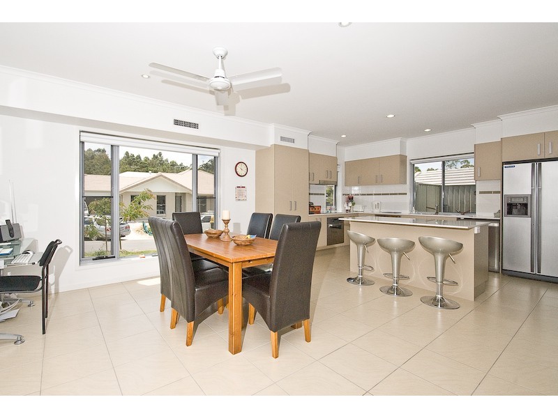 37 Hillside Circuit, Chermside West QLD 4032