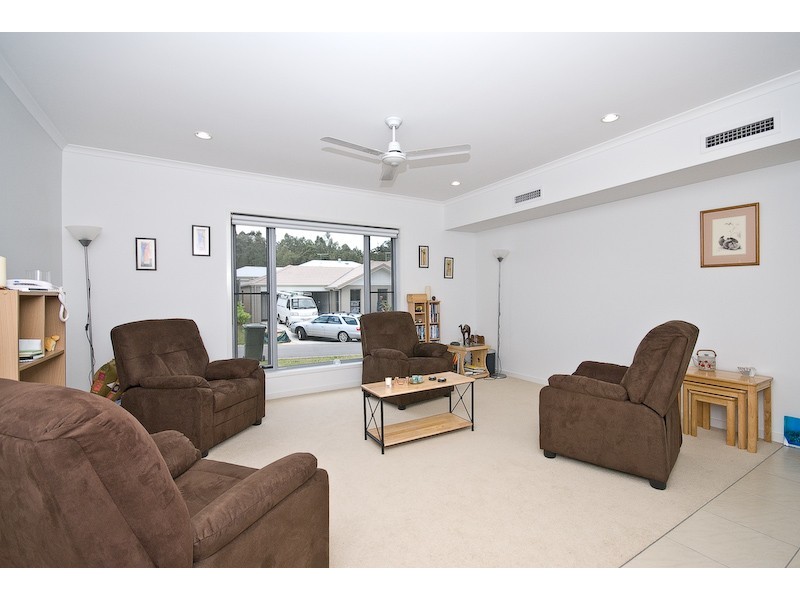37 Hillside Circuit, Chermside West QLD 4032