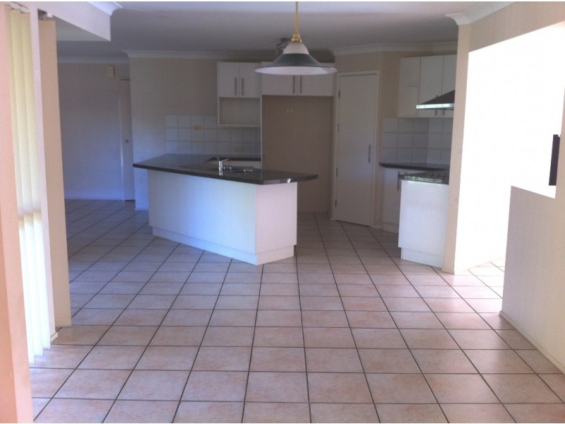 7 Tallebudgera Crescent, Albany Creek QLD 4035