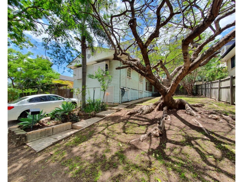 19 Curwen Terrace, Chermside QLD 4032