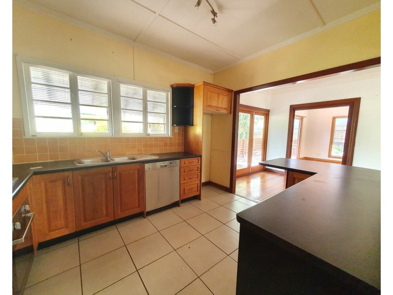 19 Curwen Terrace, Chermside QLD 4032