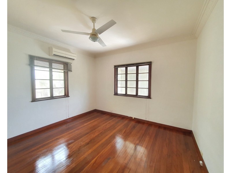 19 Curwen Terrace, Chermside QLD 4032