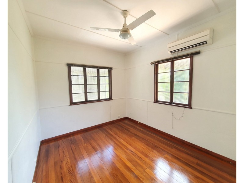 19 Curwen Terrace, Chermside QLD 4032