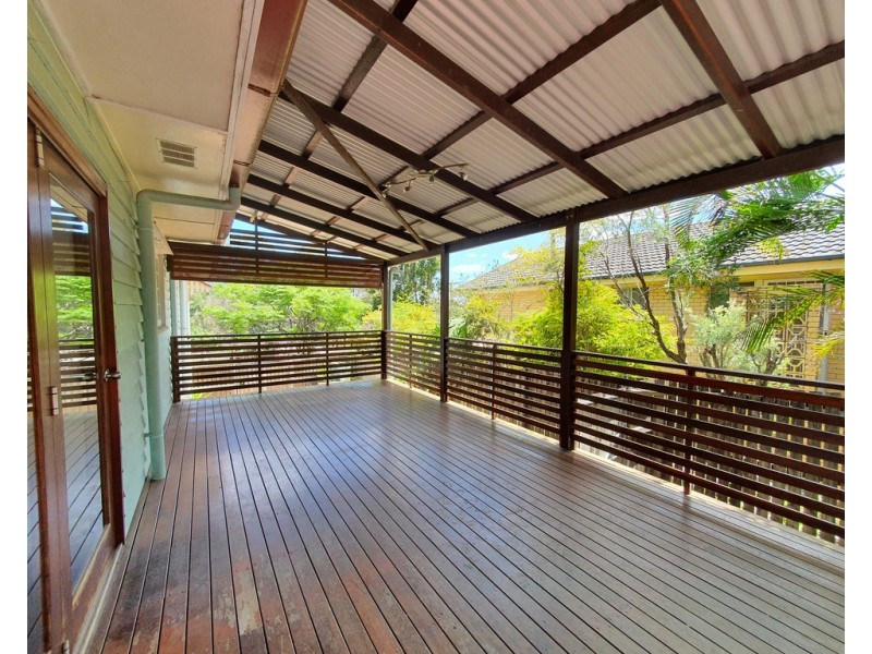 19 Curwen Terrace, Chermside QLD 4032