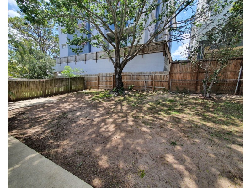 19 Curwen Terrace, Chermside QLD 4032