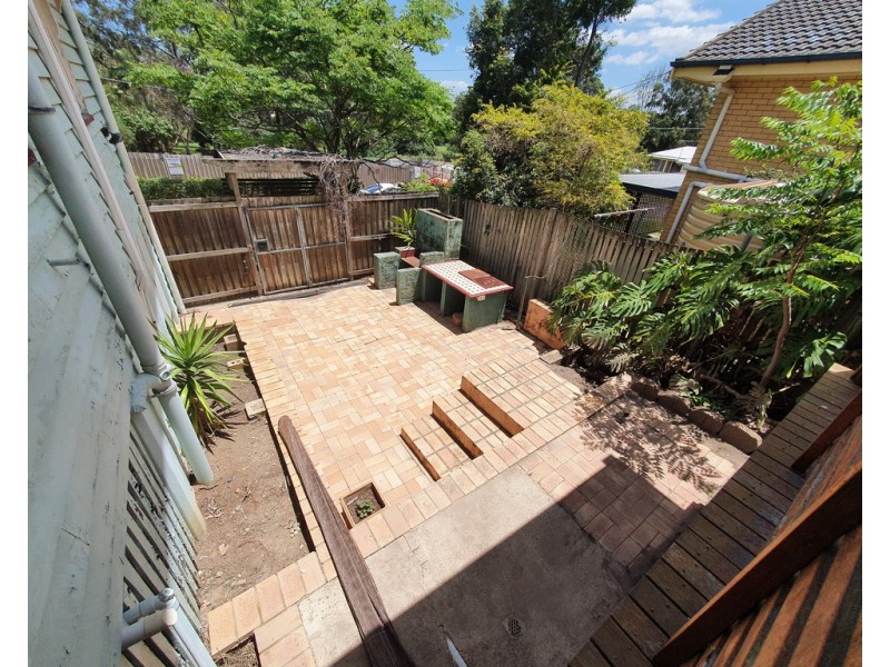 19 Curwen Terrace, Chermside QLD 4032