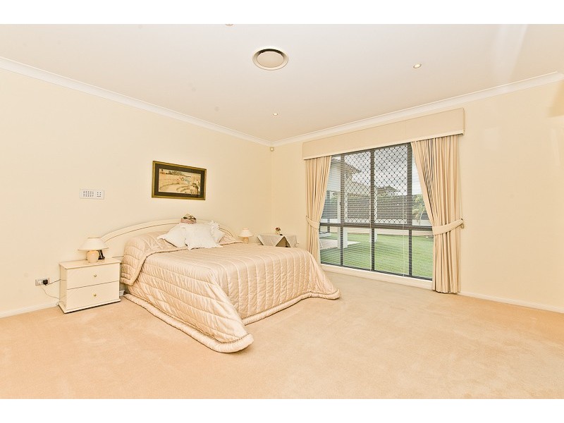 165 Bangalow Street, Bridgeman Downs QLD 4035