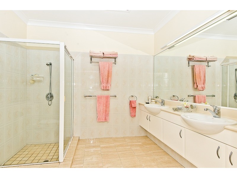 165 Bangalow Street, Bridgeman Downs QLD 4035