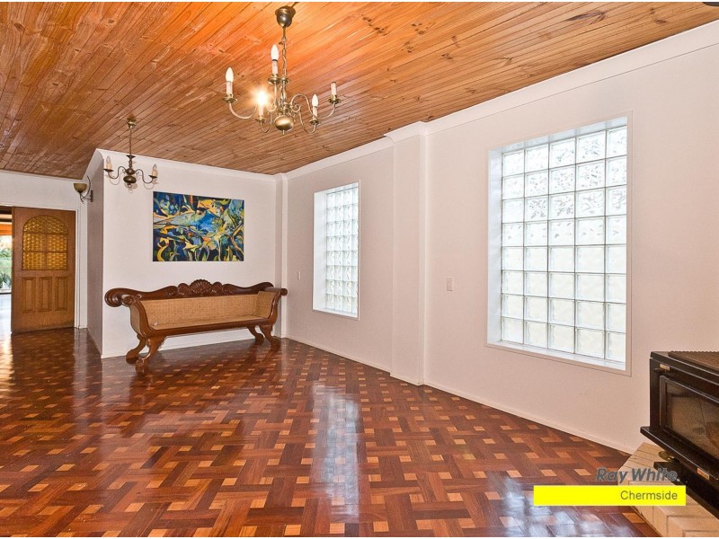 18 Whytecliffe Parade, Woody Point QLD 4019