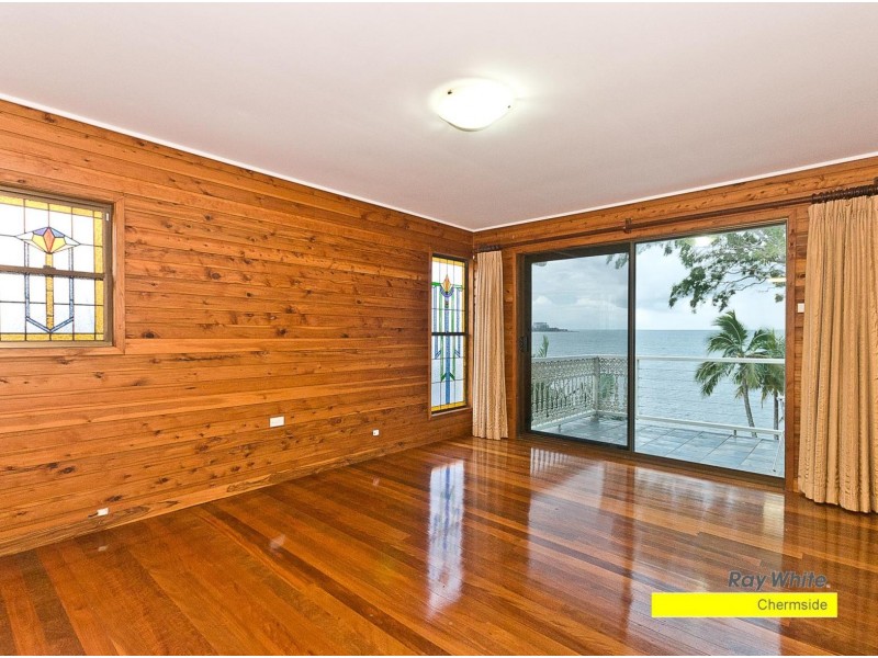 18 Whytecliffe Parade, Woody Point QLD 4019