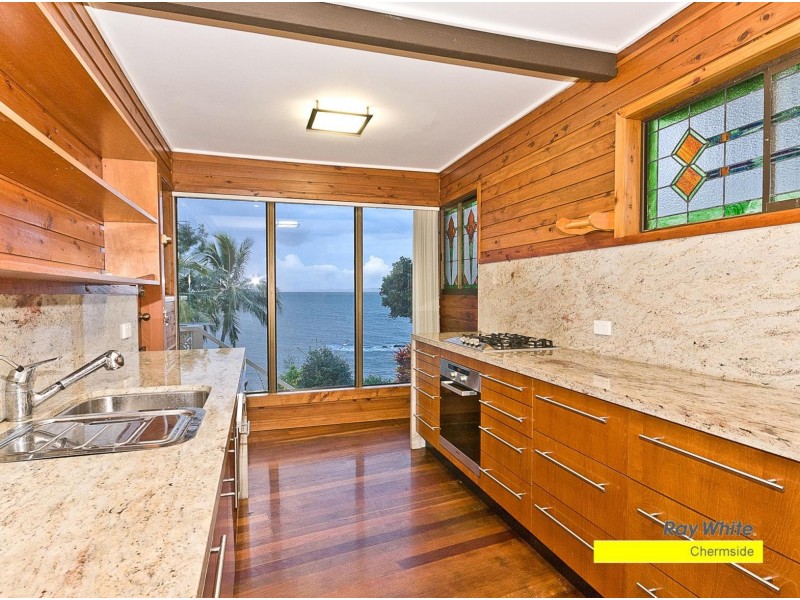 18 Whytecliffe Parade, Woody Point QLD 4019