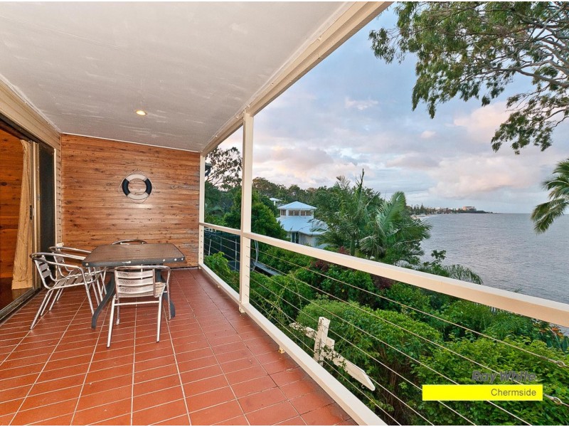 18 Whytecliffe Parade, Woody Point QLD 4019