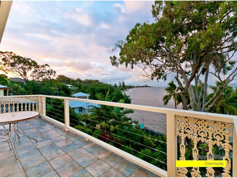 18 Whytecliffe Parade, Woody Point QLD 4019