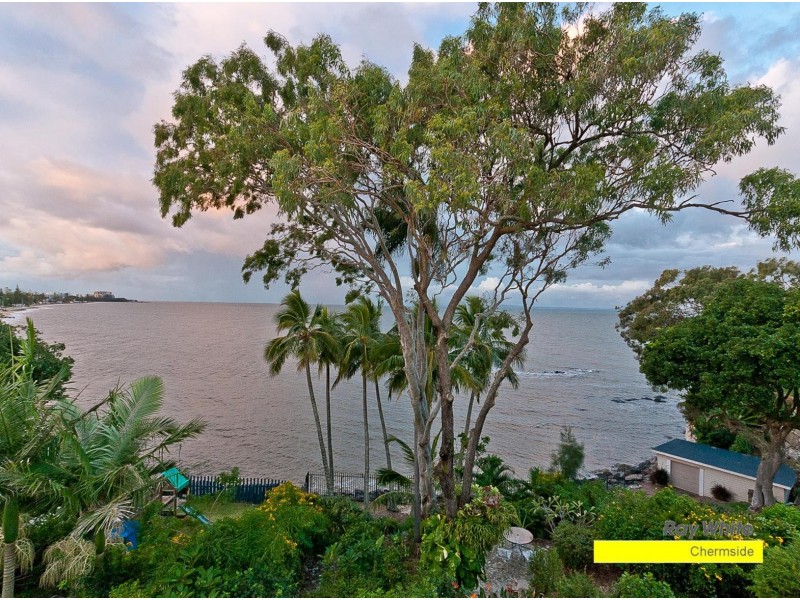 18 Whytecliffe Parade, Woody Point QLD 4019