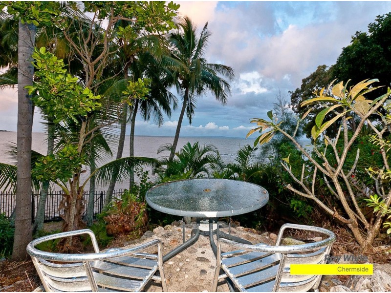 18 Whytecliffe Parade, Woody Point QLD 4019