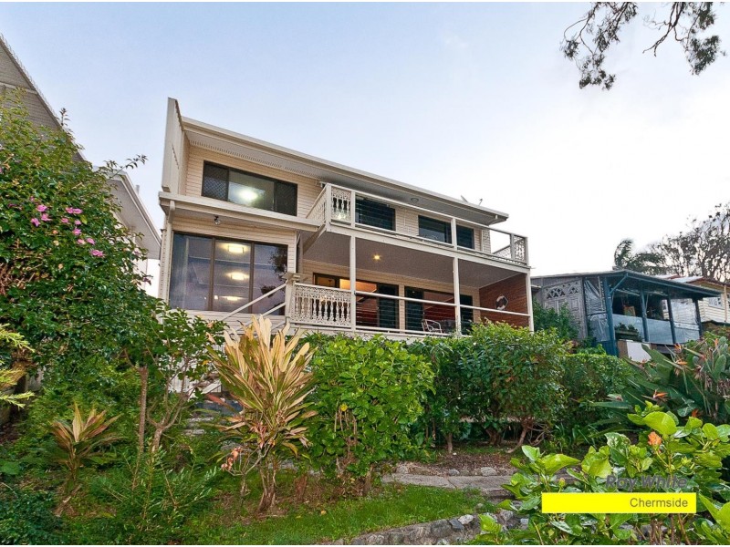 18 Whytecliffe Parade, Woody Point QLD 4019