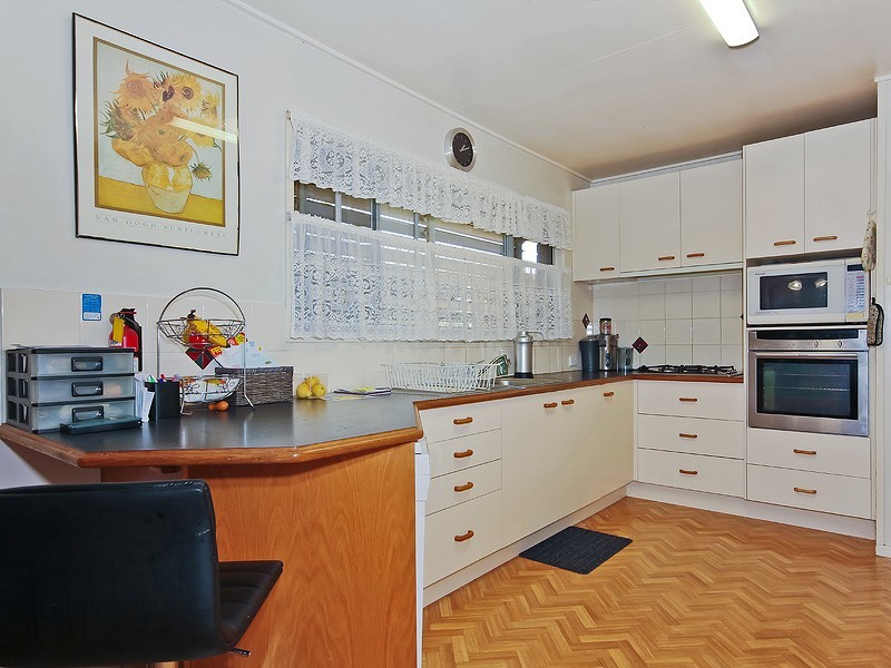 21 Curwen Terrace, Chermside QLD 4032