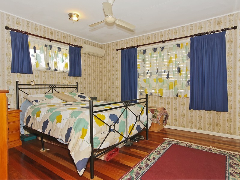 21 Curwen Terrace, Chermside QLD 4032