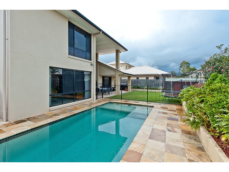 15 Fiesole Place, Bridgeman Downs QLD 4035