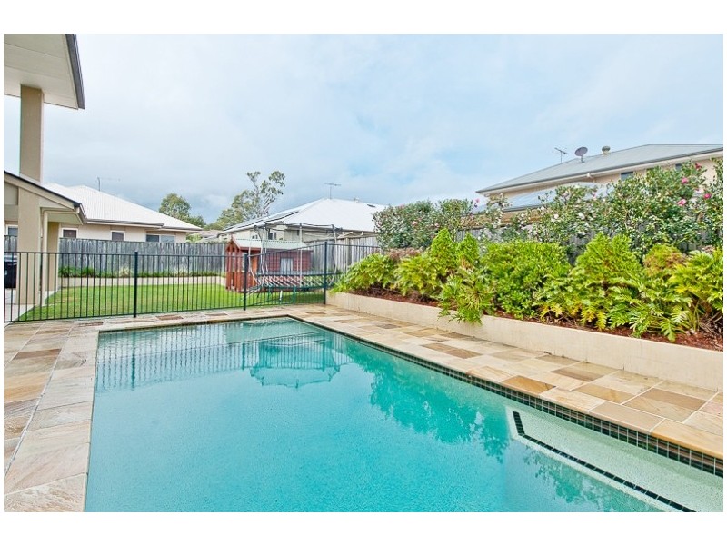 15 Fiesole Place, Bridgeman Downs QLD 4035