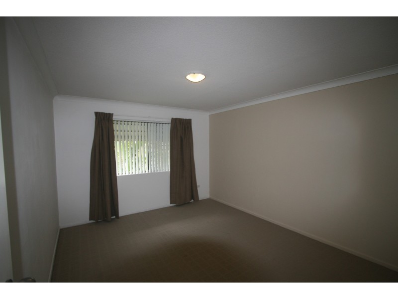 2/64 Norman Drive, Chermside QLD 4032