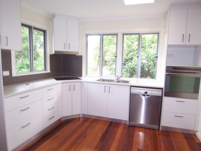 18 Alleena Street, Chermside QLD 4032