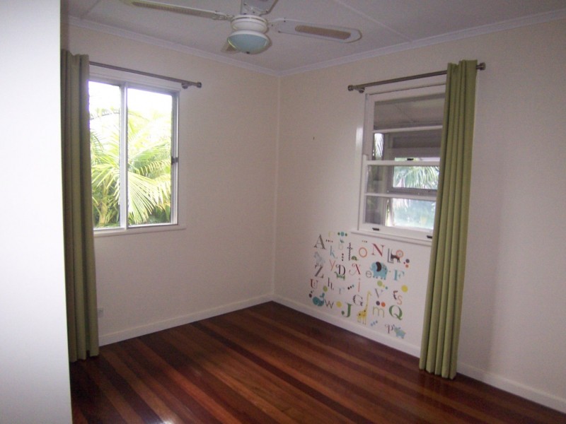 18 Alleena Street, Chermside QLD 4032