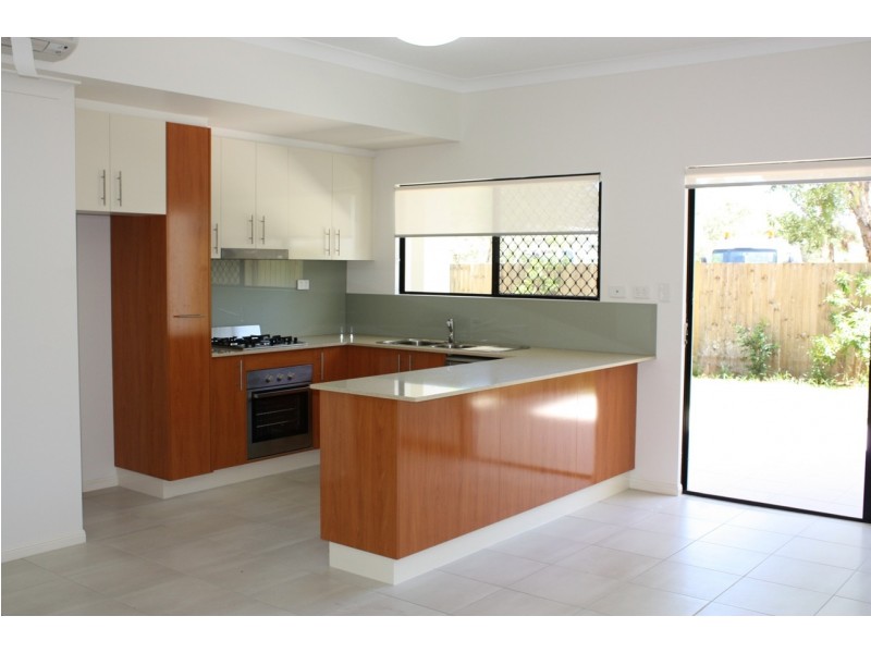 2/12 Seeney Street, Zillmere QLD 4034