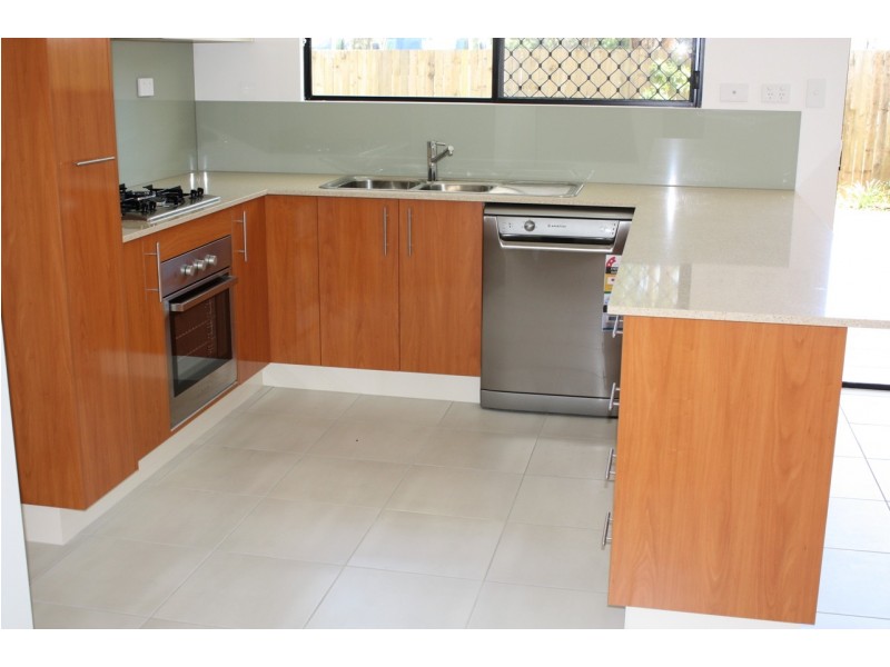 2/12 Seeney Street, Zillmere QLD 4034
